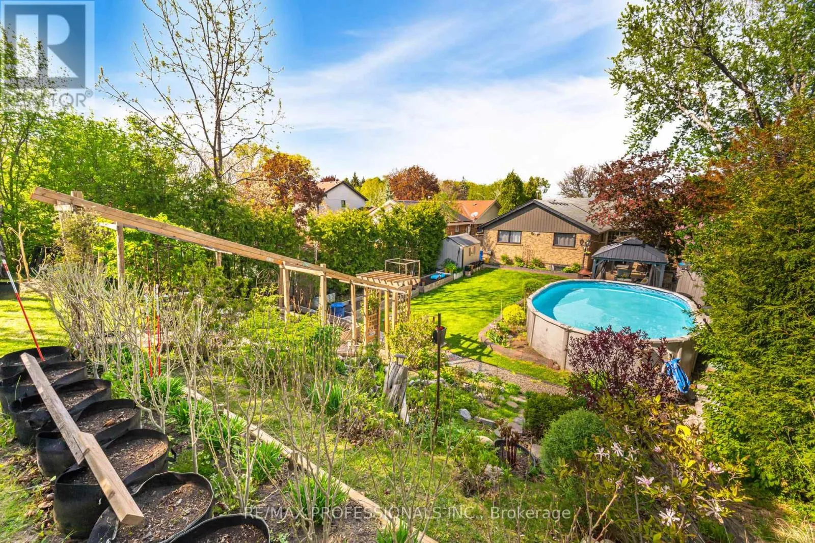 52 LORRAINE CRESCENT