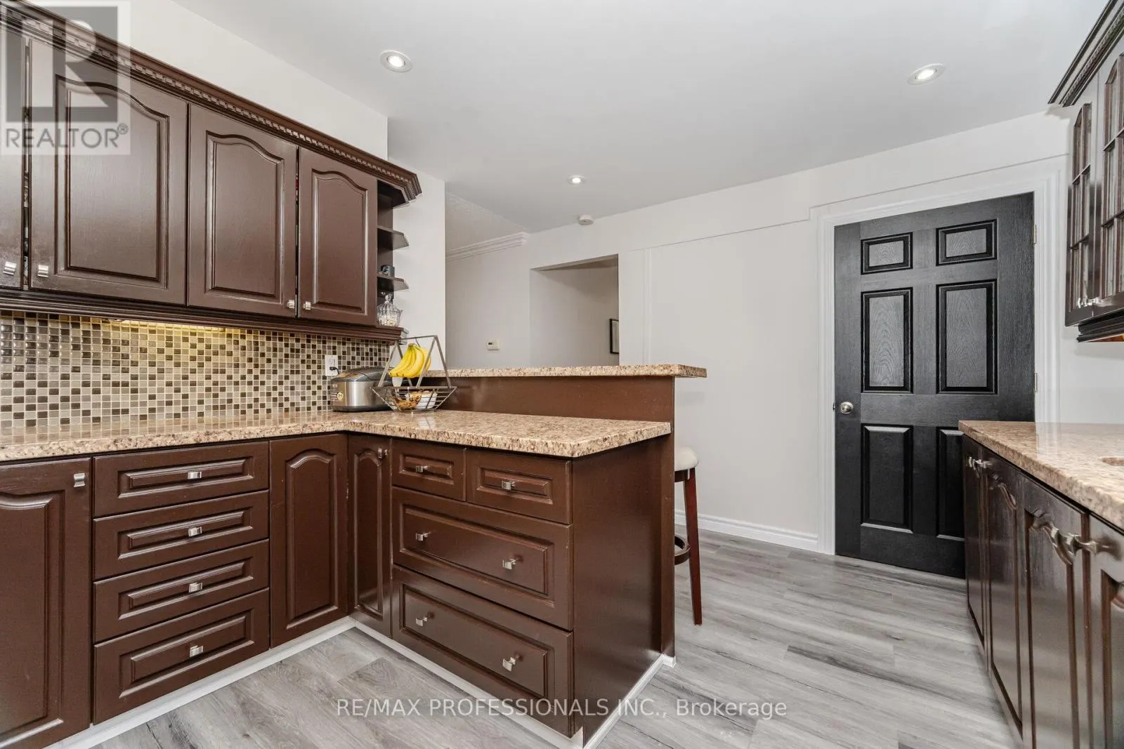 52 LORRAINE CRESCENT