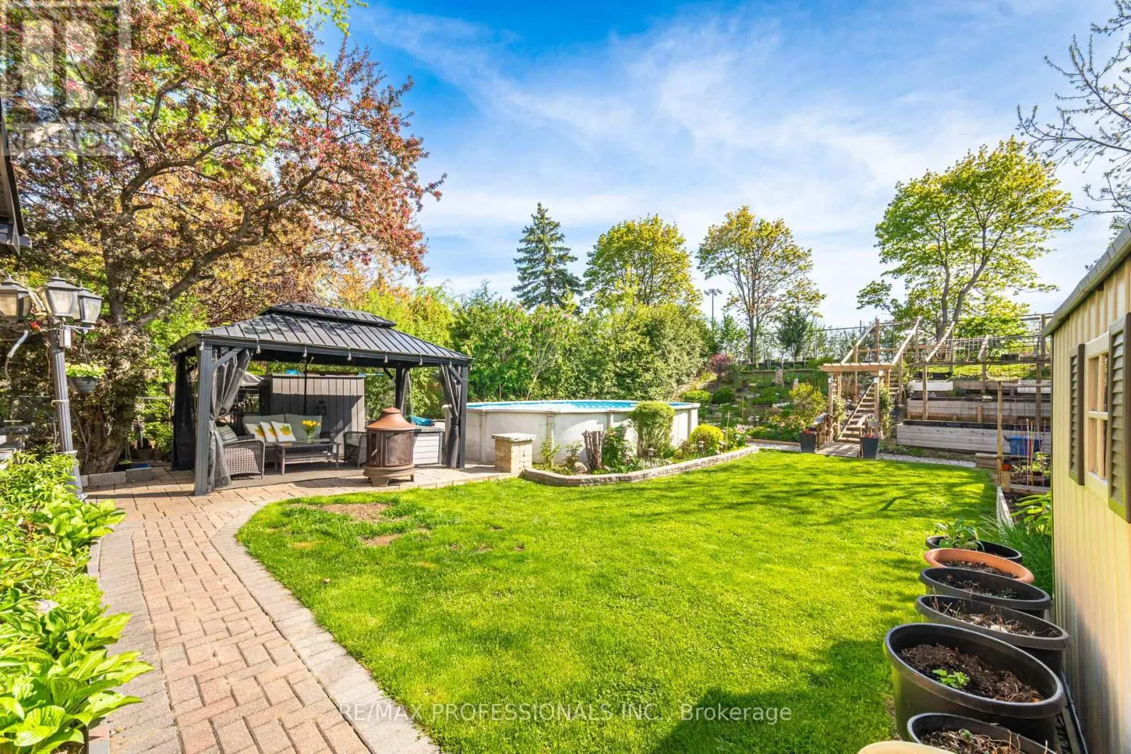 52 LORRAINE CRESCENT