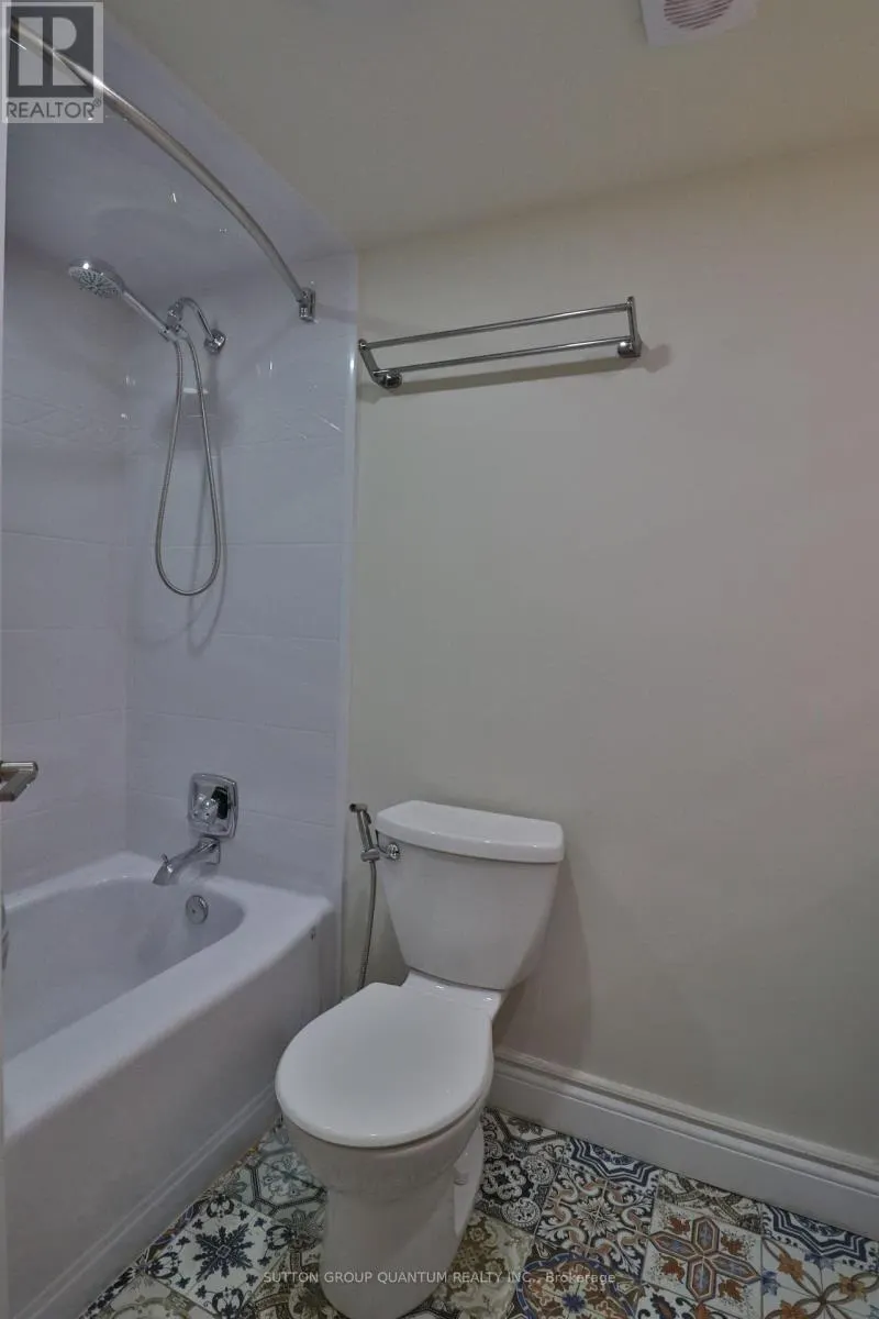 2001 - 627 THE WEST MALL