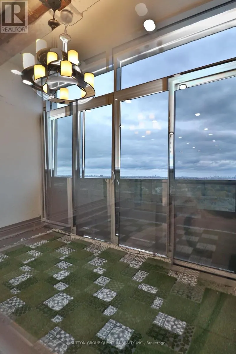 2001 - 627 THE WEST MALL