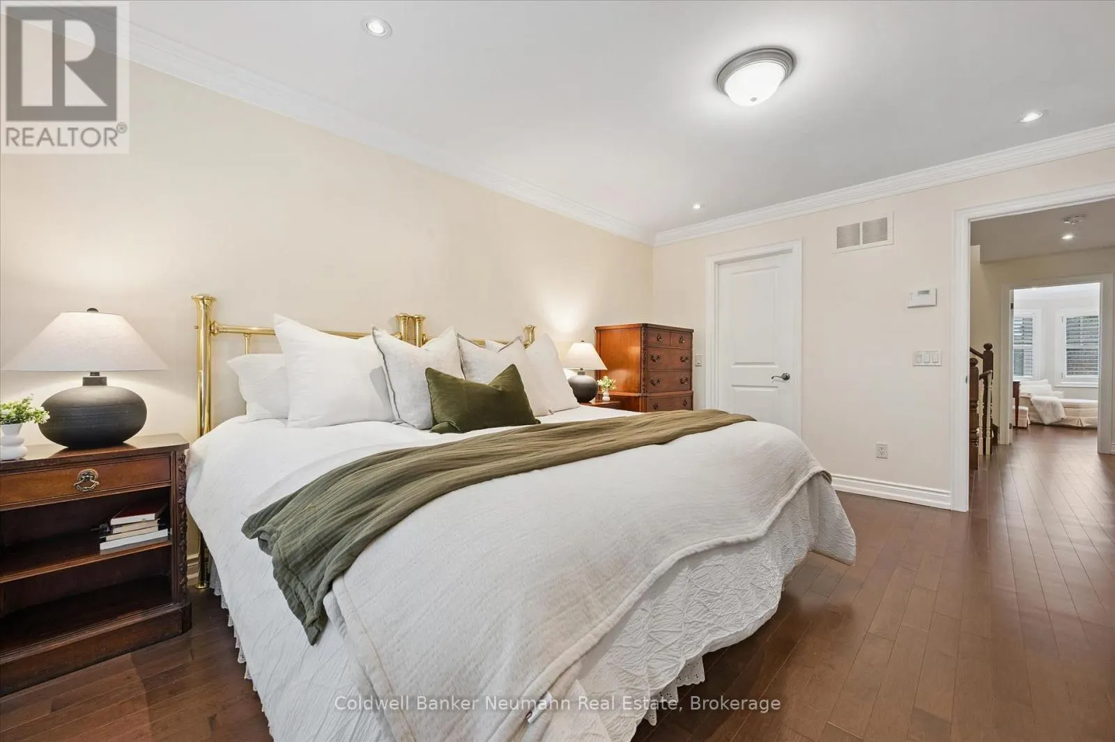 10 - 2061 MARIA STREET, #10