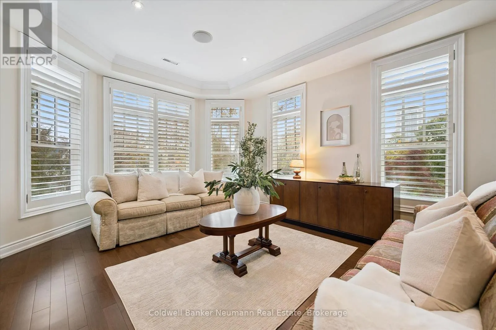 10 - 2061 MARIA STREET, #10