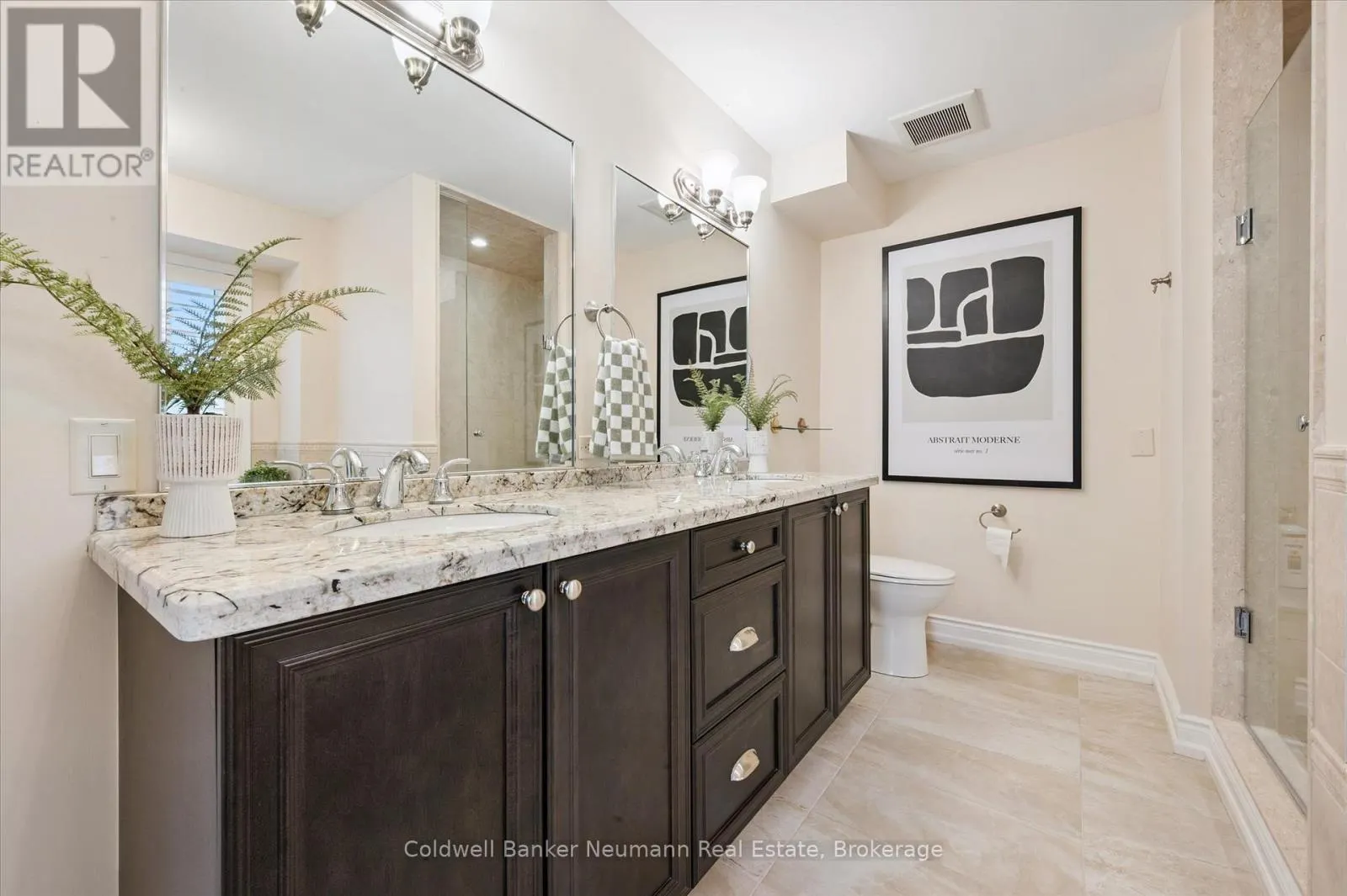 10 - 2061 MARIA STREET, #10