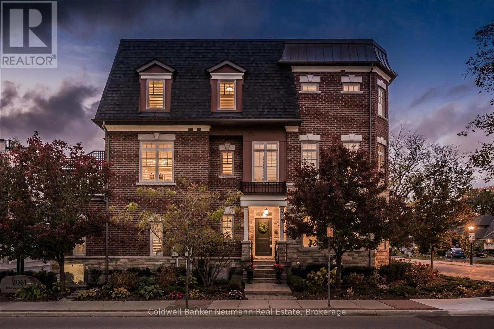 10 - 2061 MARIA STREET, #10