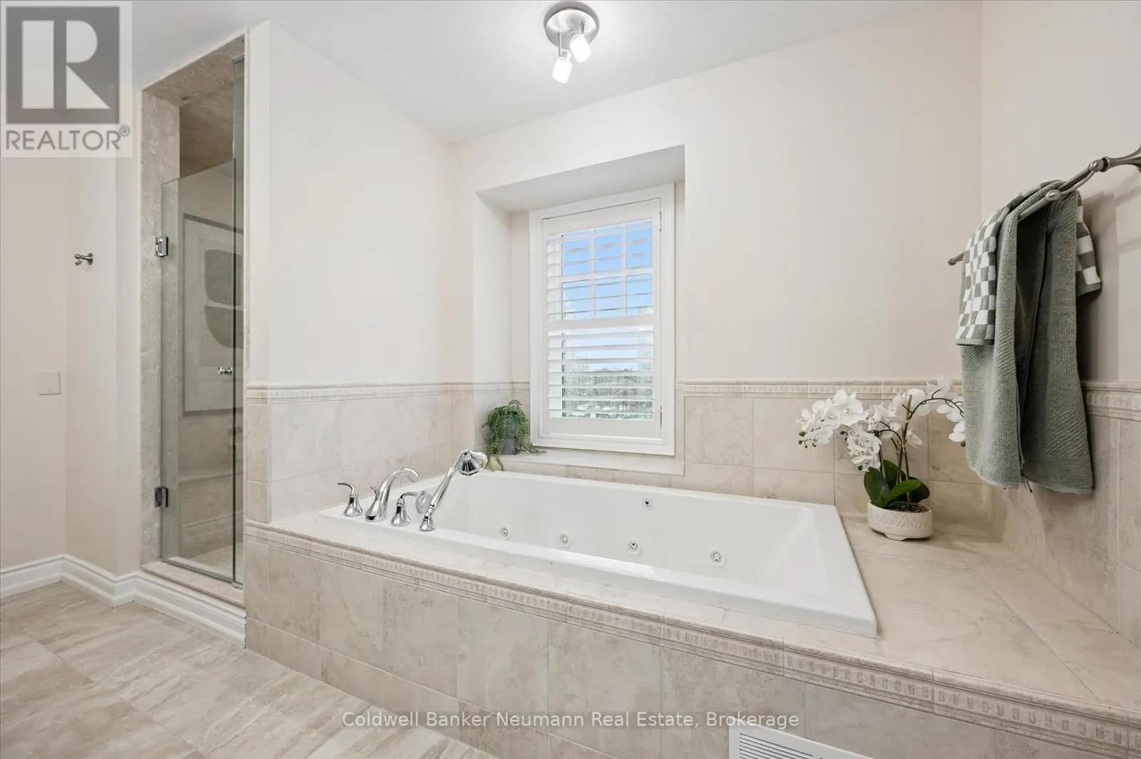 10 - 2061 MARIA STREET, #10