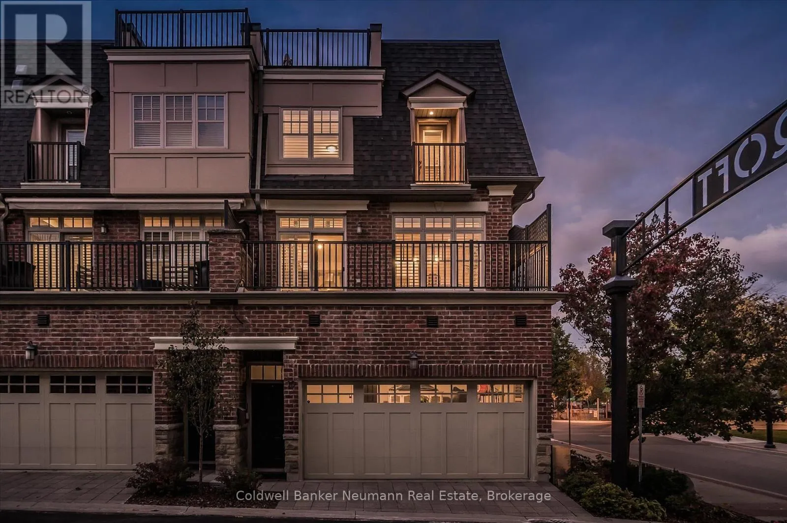 10 - 2061 MARIA STREET, #10