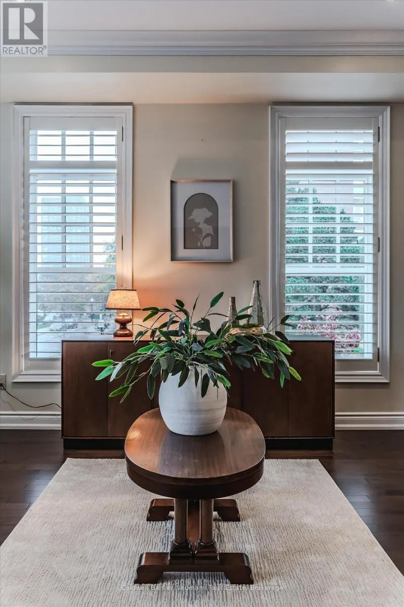 10 - 2061 MARIA STREET, #10