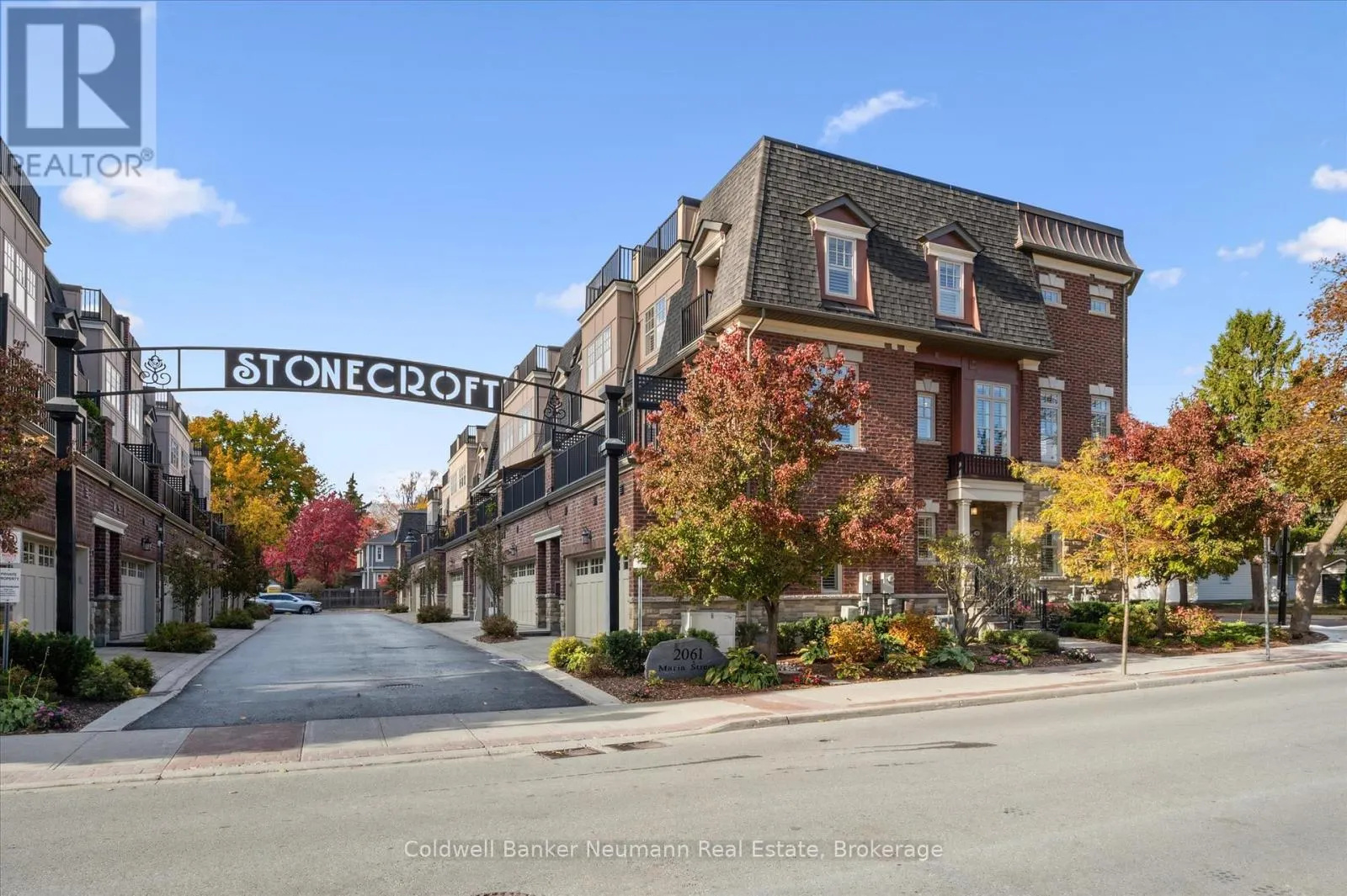 10 - 2061 MARIA STREET, #10