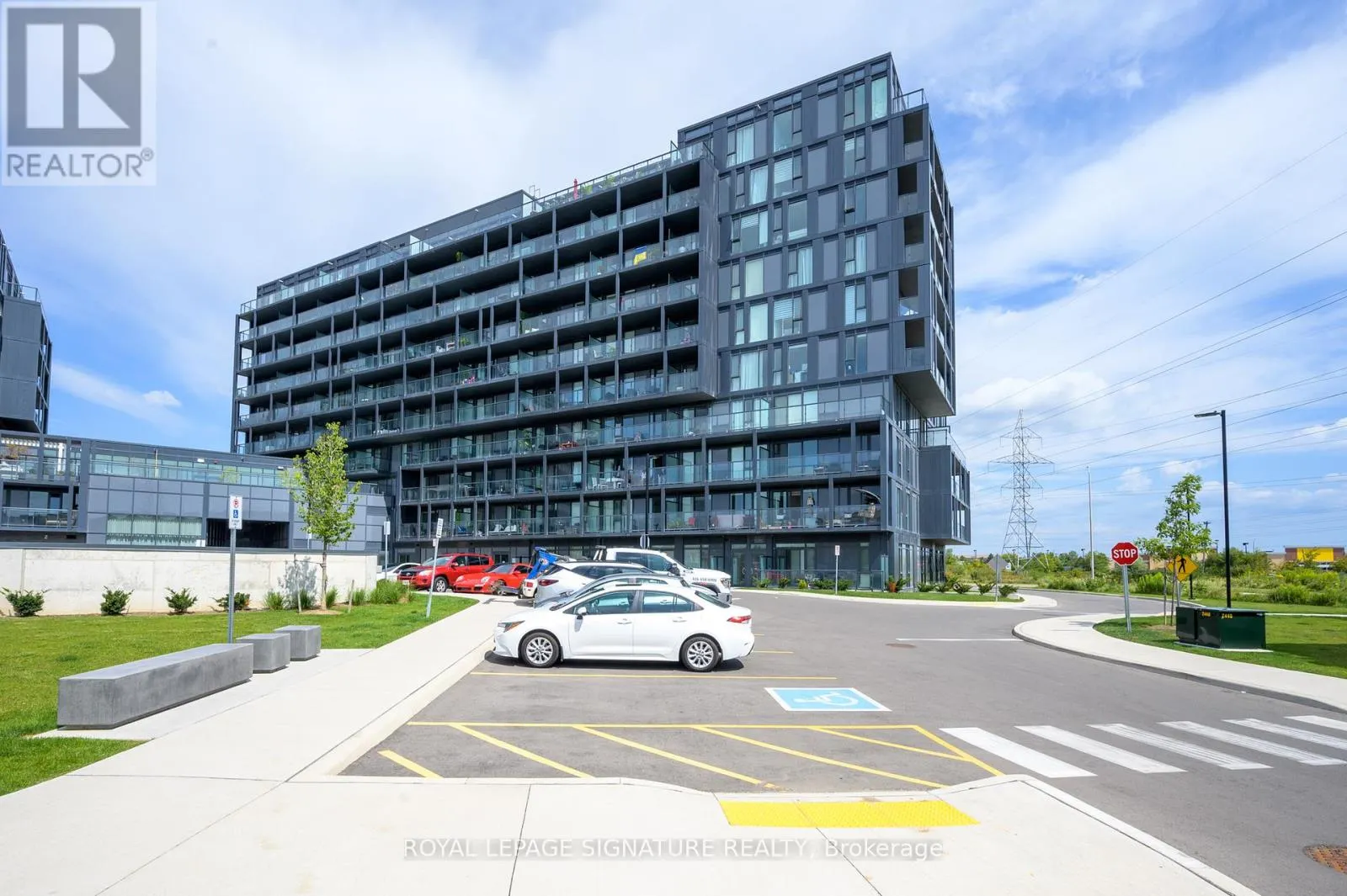 A418 - 3210 DAKOTA COMMON