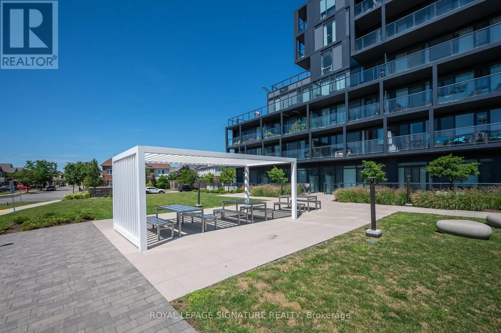 A418 - 3210 DAKOTA COMMON