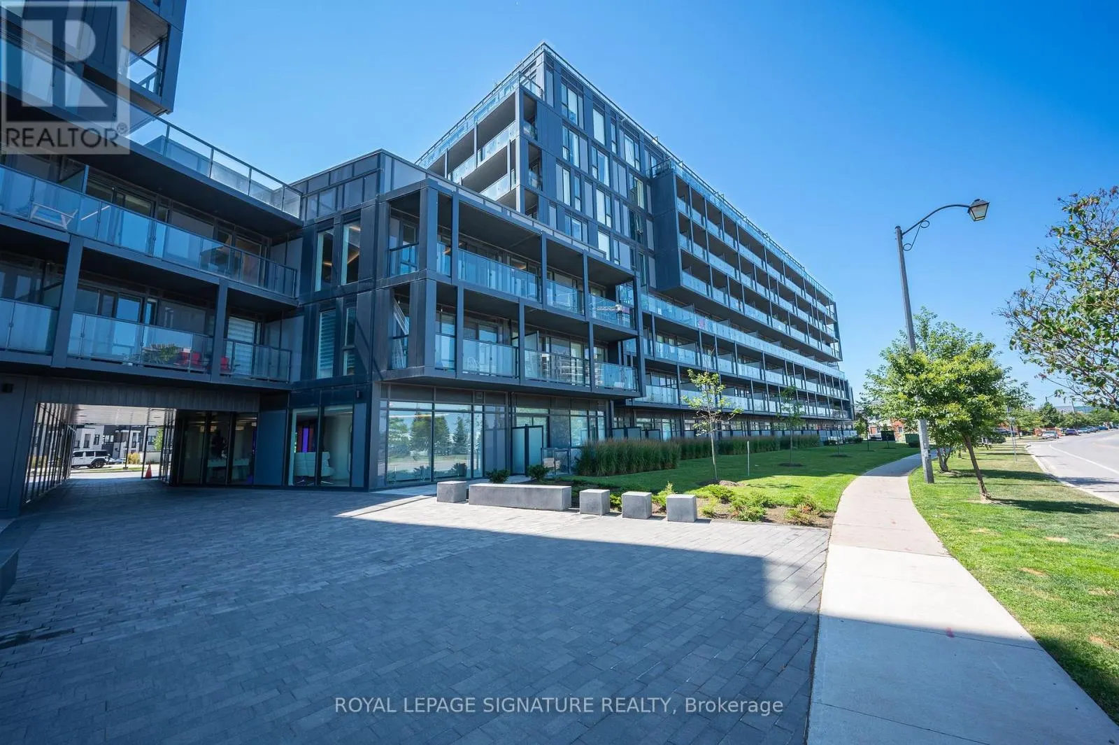 A418 - 3210 DAKOTA COMMON