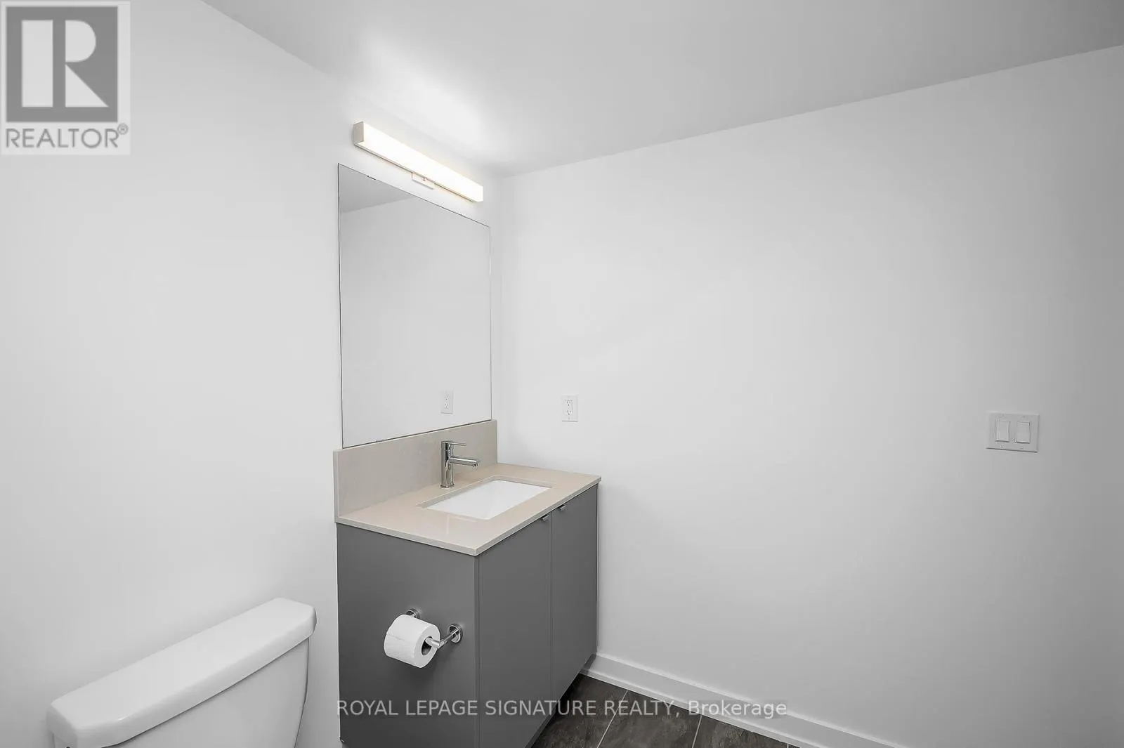 A418 - 3210 DAKOTA COMMON