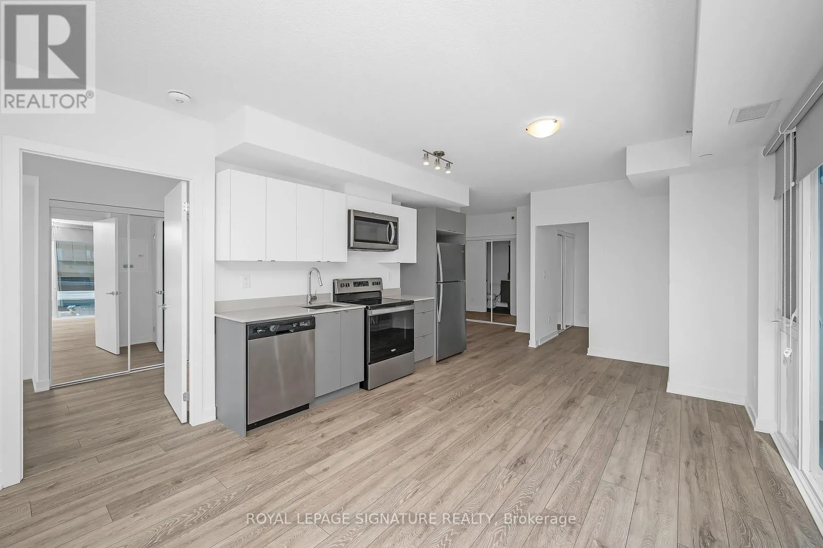 A418 - 3210 DAKOTA COMMON