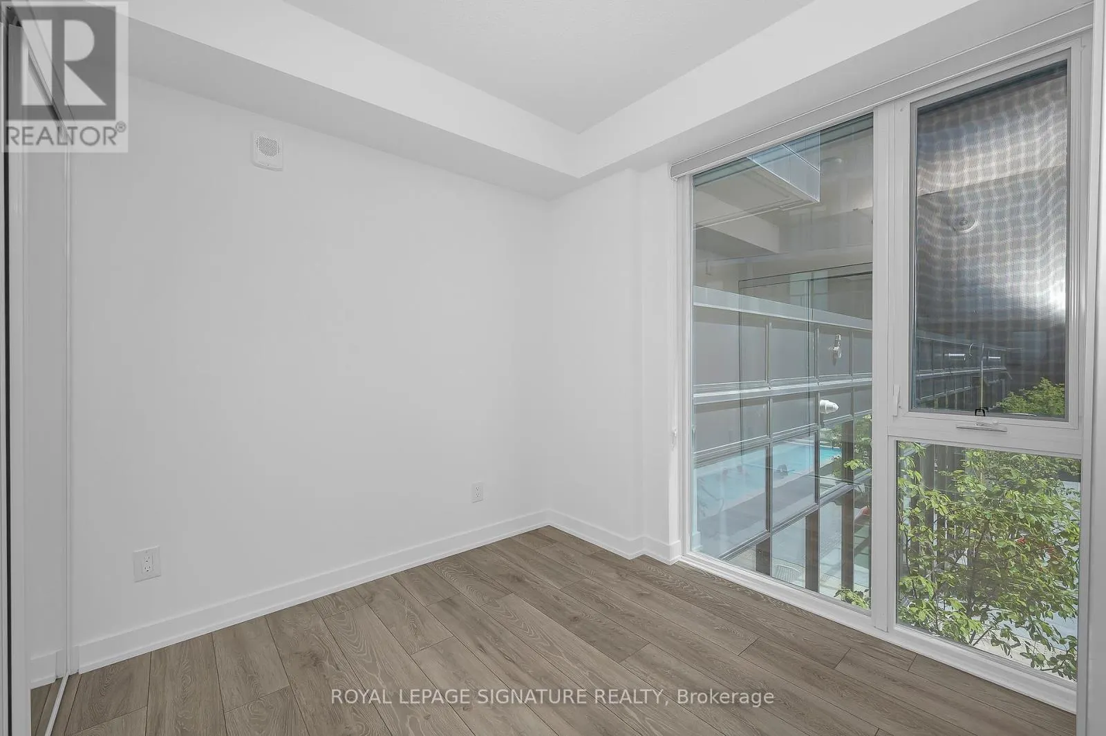 A418 - 3210 DAKOTA COMMON