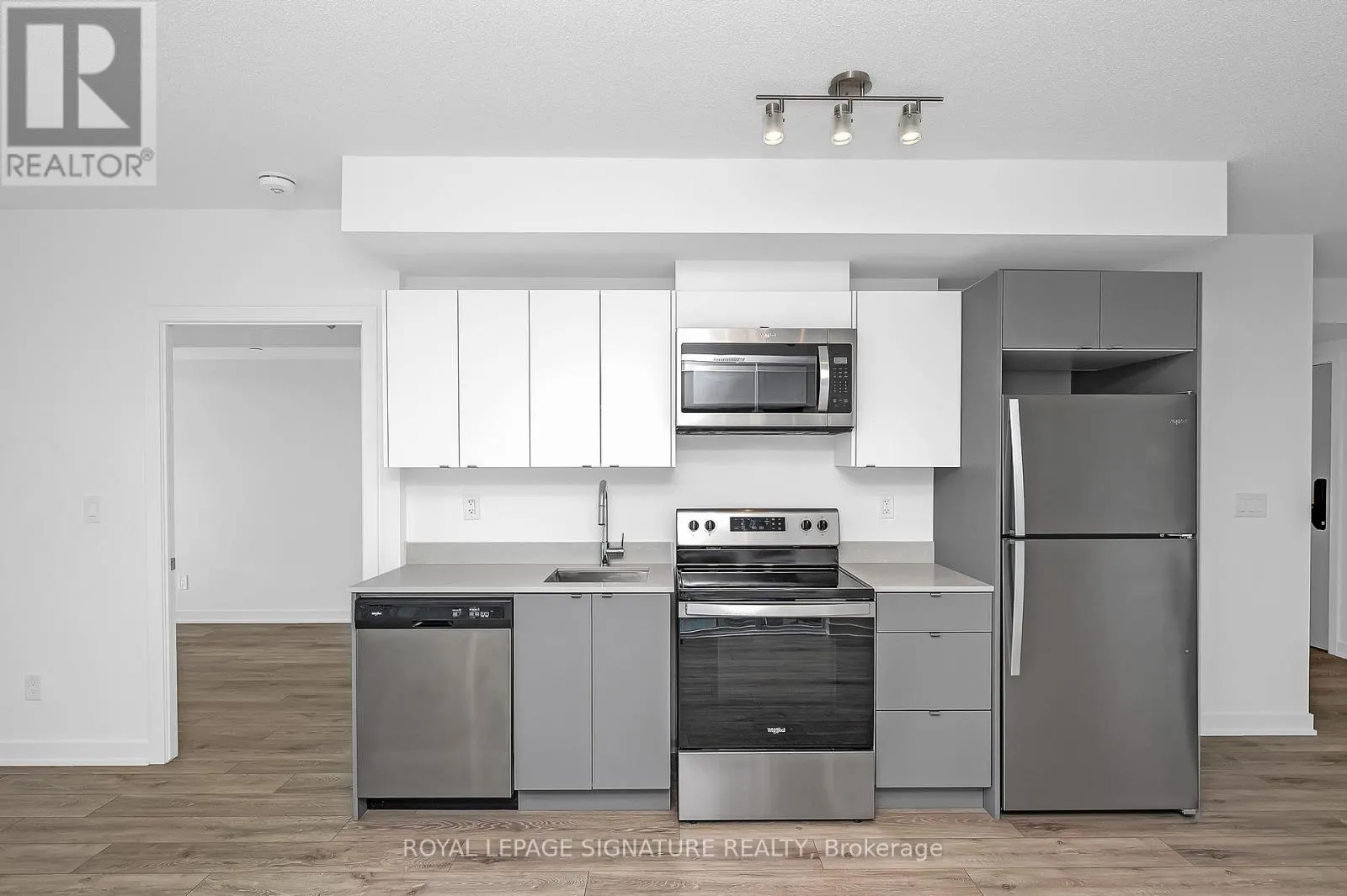 A418 - 3210 DAKOTA COMMON