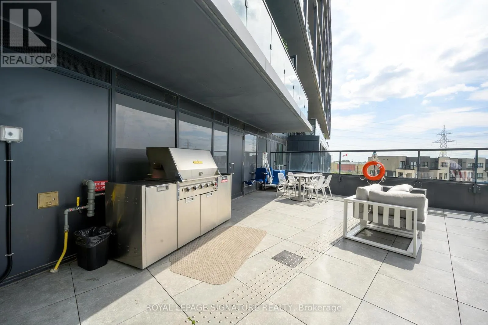 A418 - 3210 DAKOTA COMMON