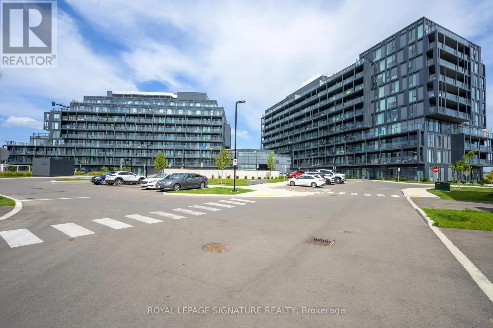 A418 - 3210 DAKOTA COMMON