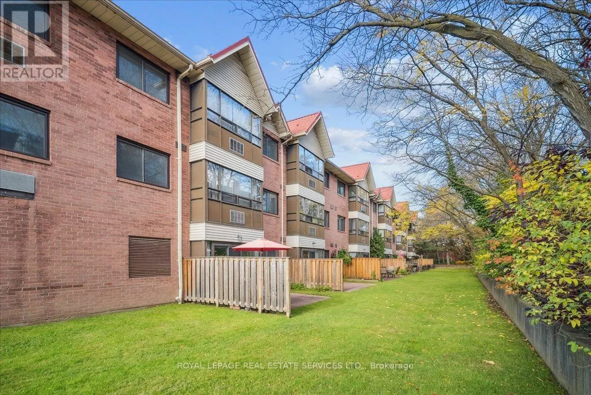 212 - 1275 CORNERBROOK PLACE