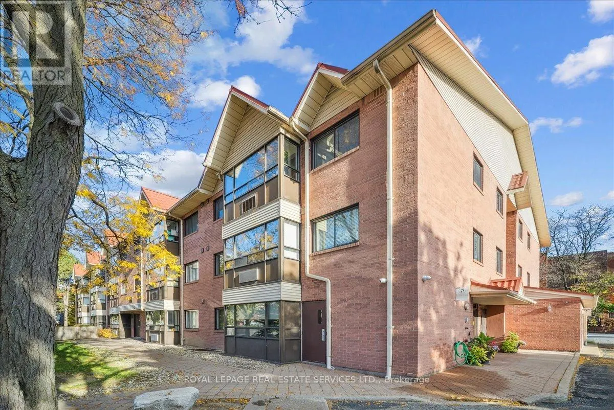 212 - 1275 CORNERBROOK PLACE