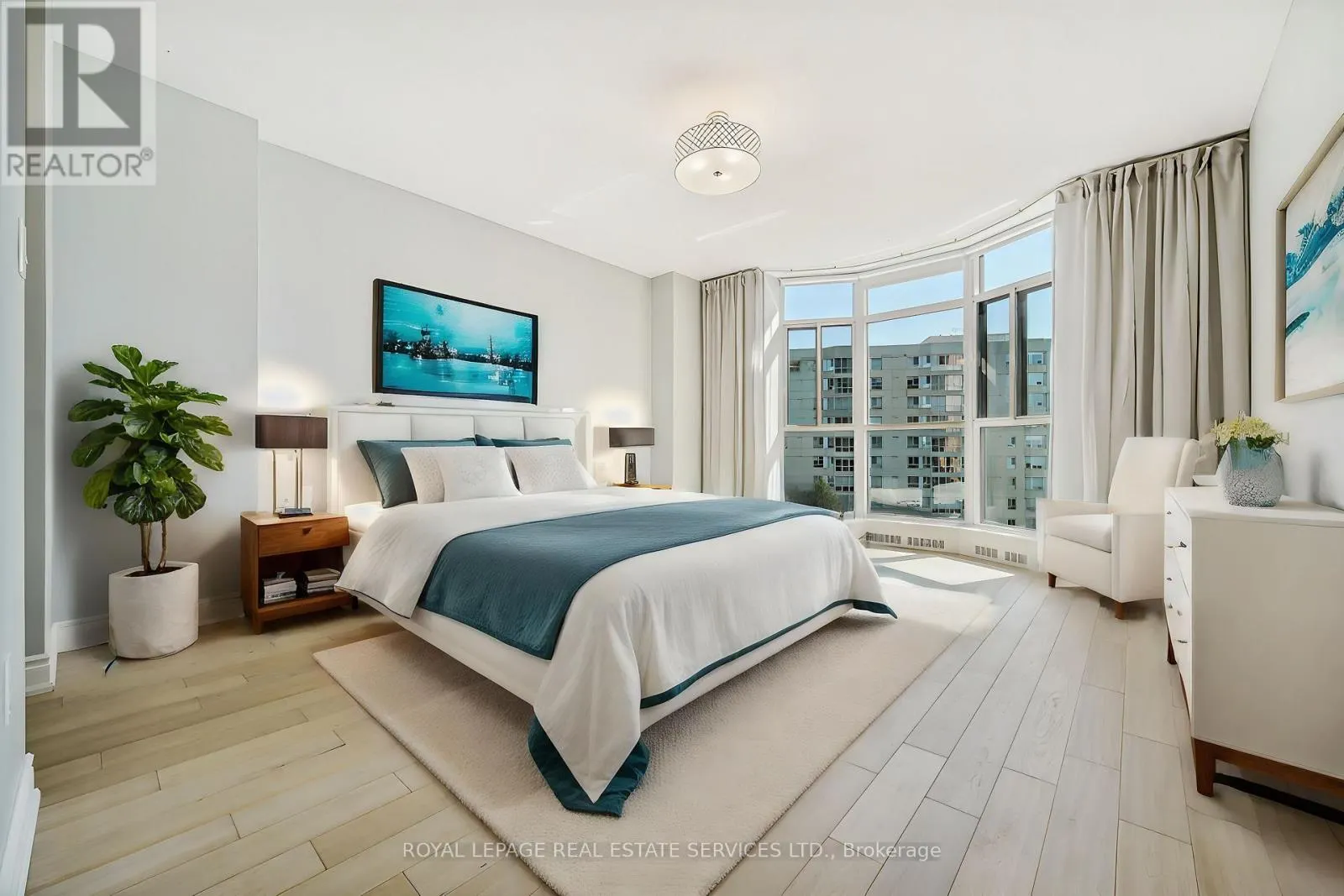 708 - 5250 LAKESHORE ROAD