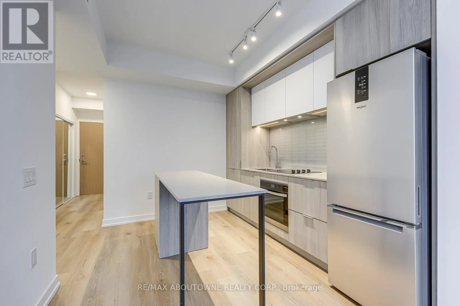 1106 - 395 SQUARE ONE DRIVE