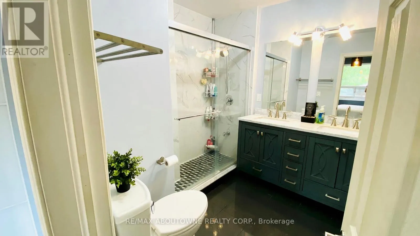 MAIN - 1601 SANDGATE CRESCENT