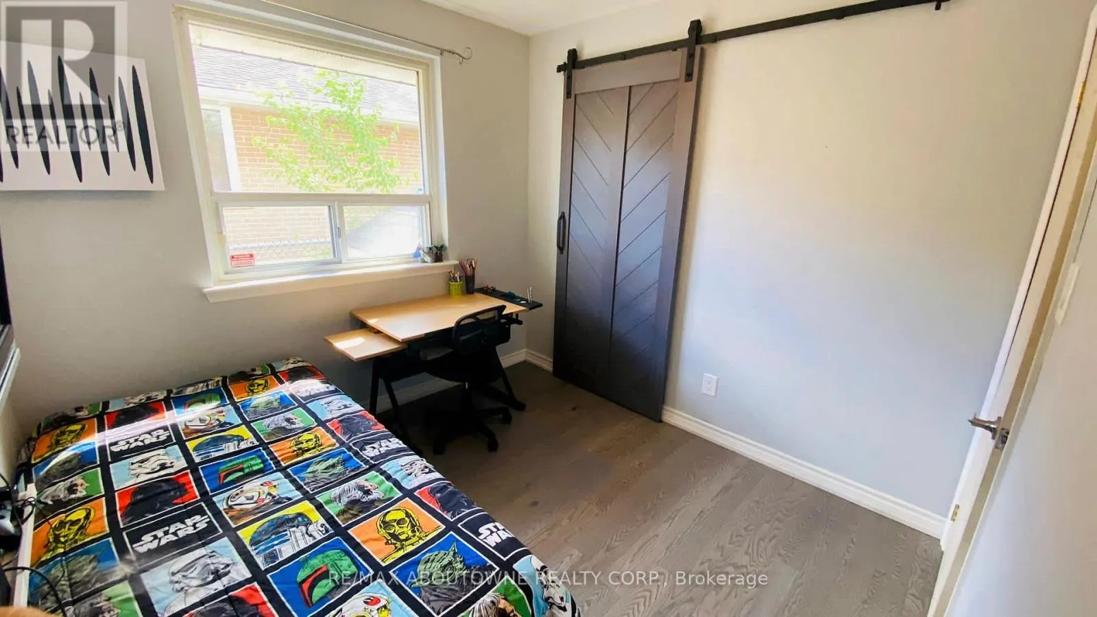 MAIN - 1601 SANDGATE CRESCENT