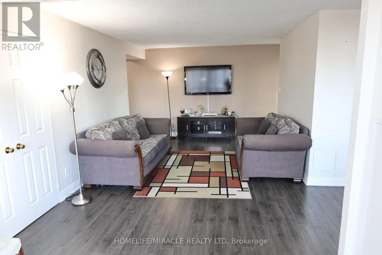 1404 - 5 LISA STREET