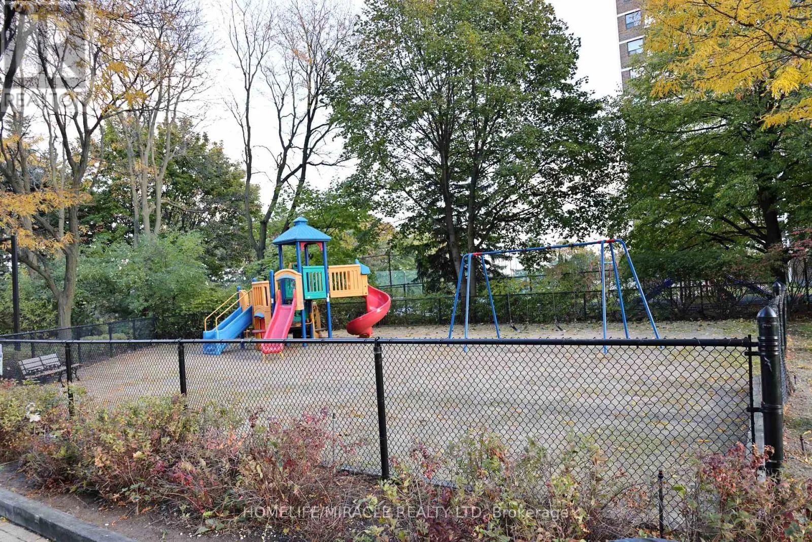 1404 - 5 LISA STREET