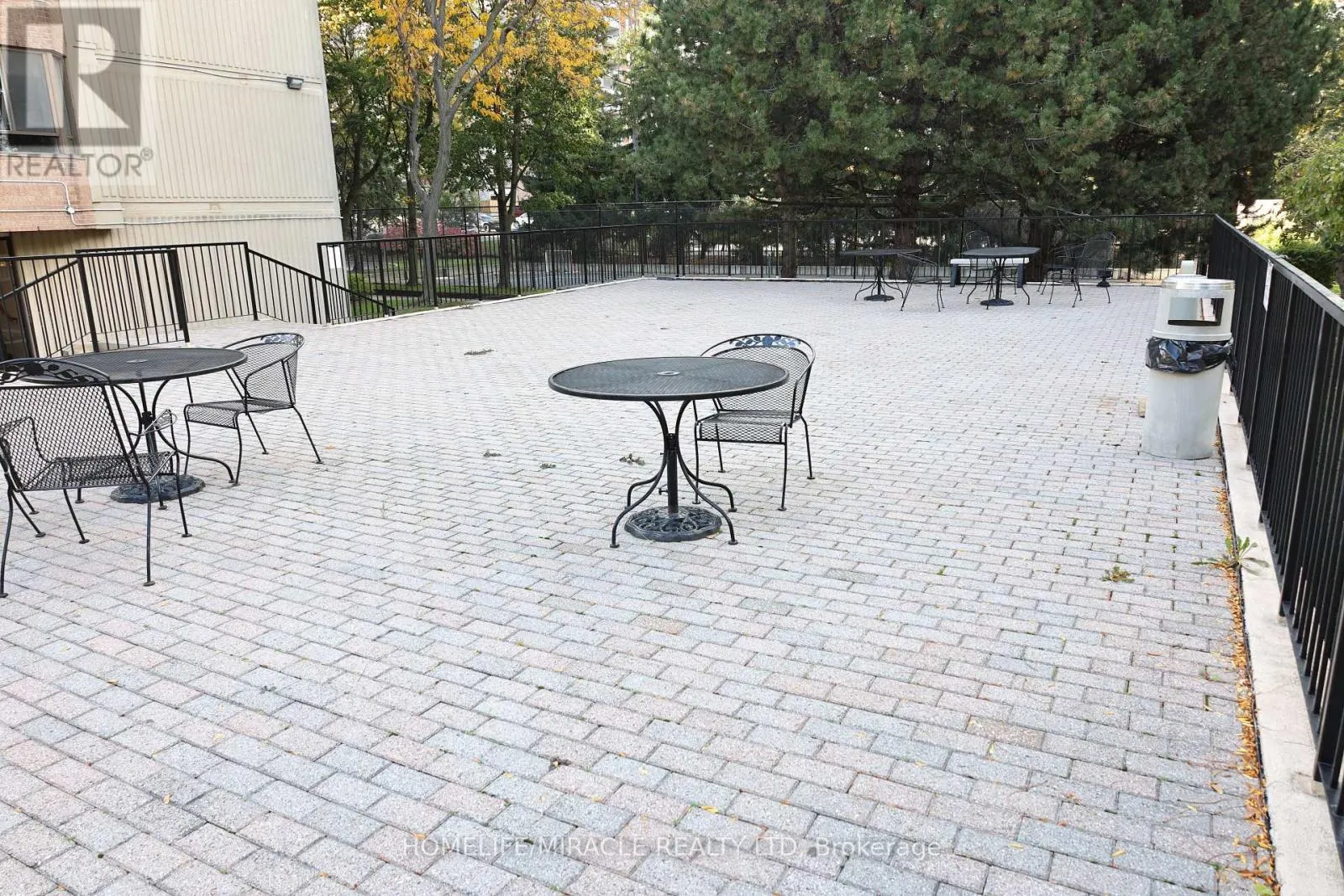 1404 - 5 LISA STREET