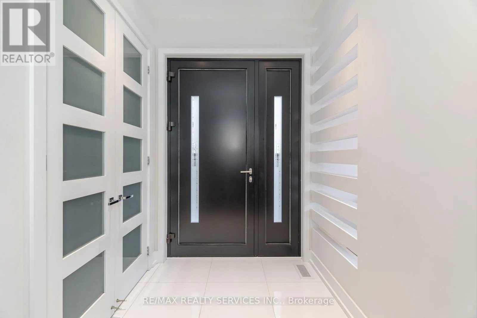 685 MONTBECK CRESCENT