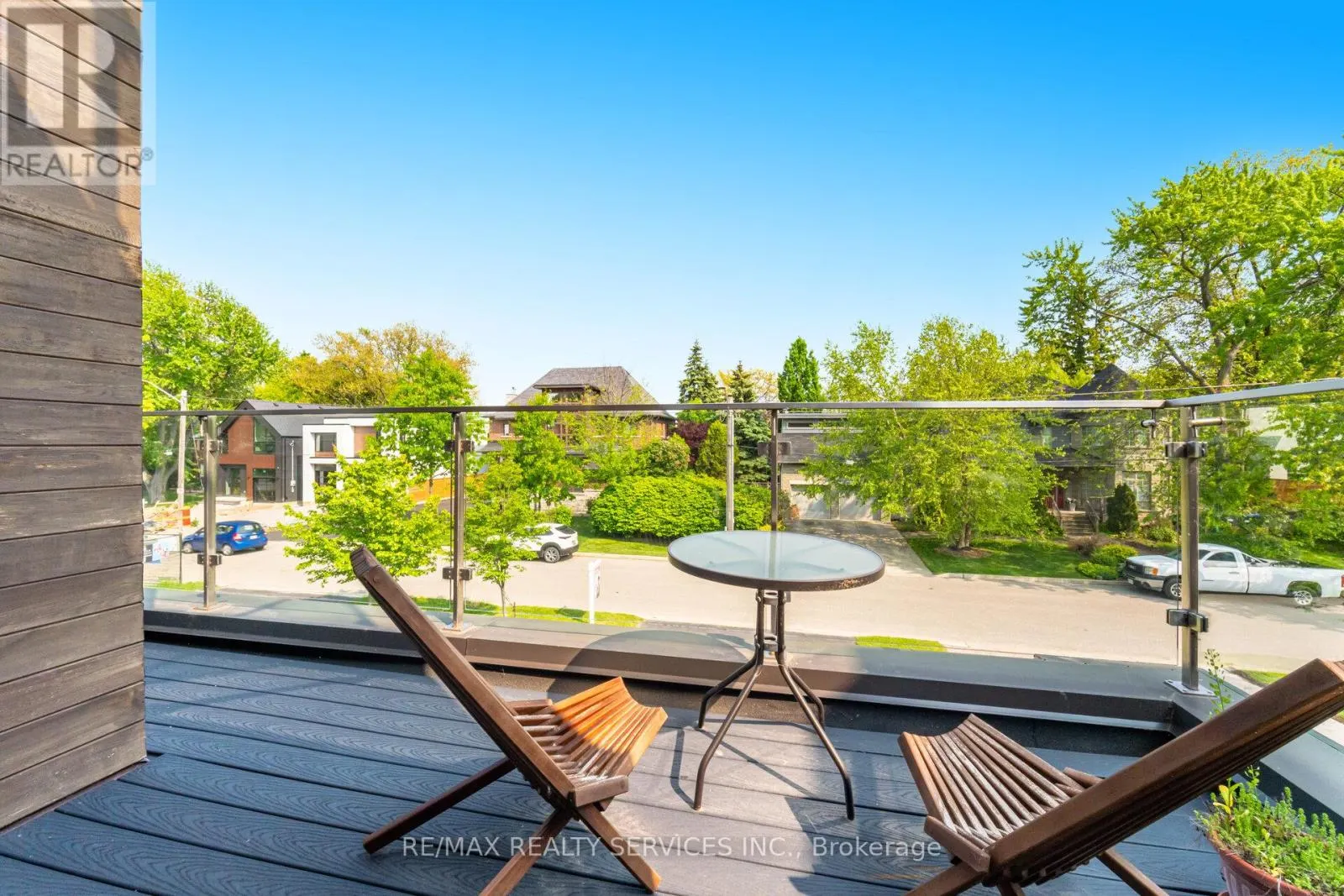 685 MONTBECK CRESCENT