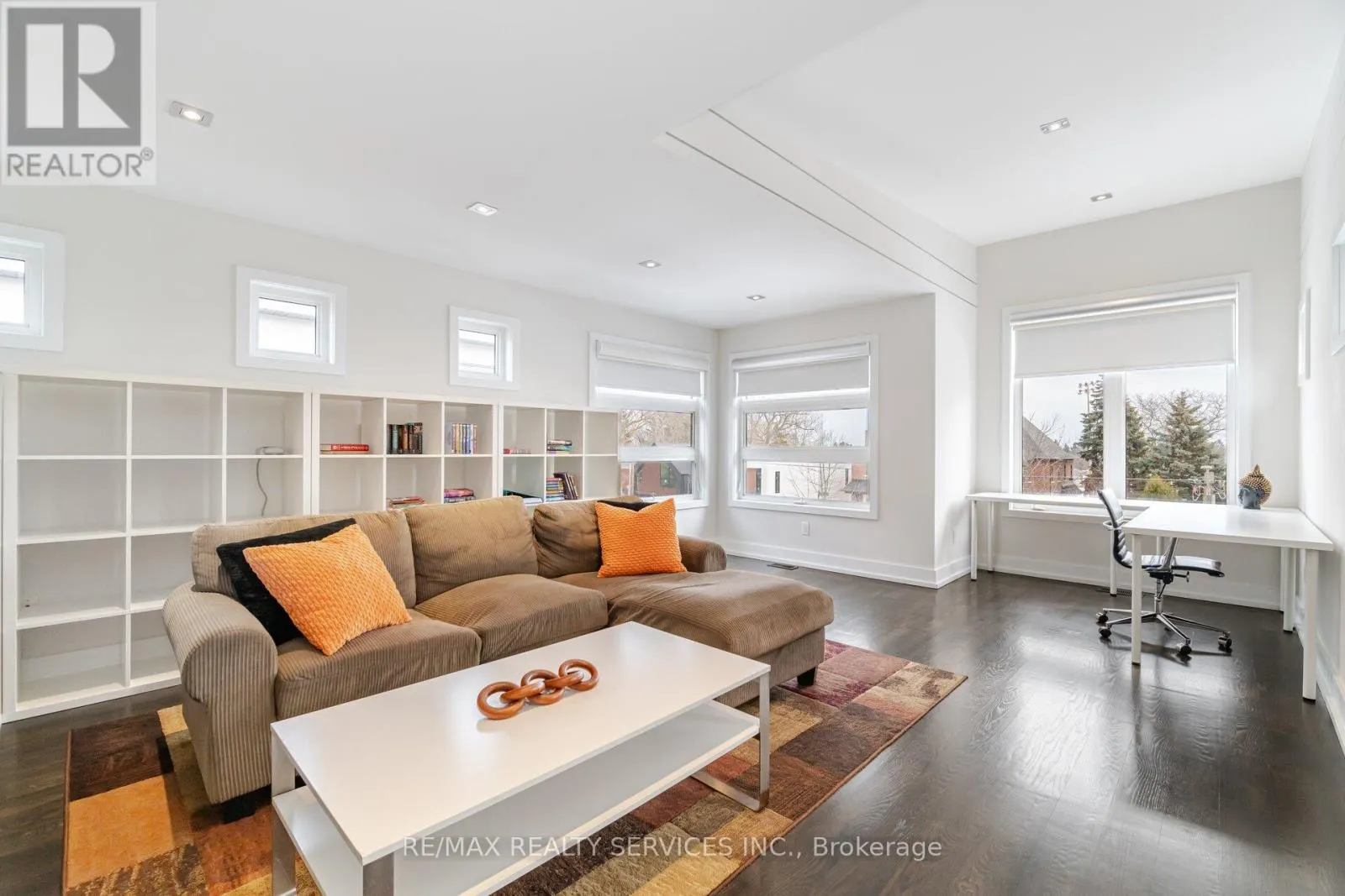 685 MONTBECK CRESCENT