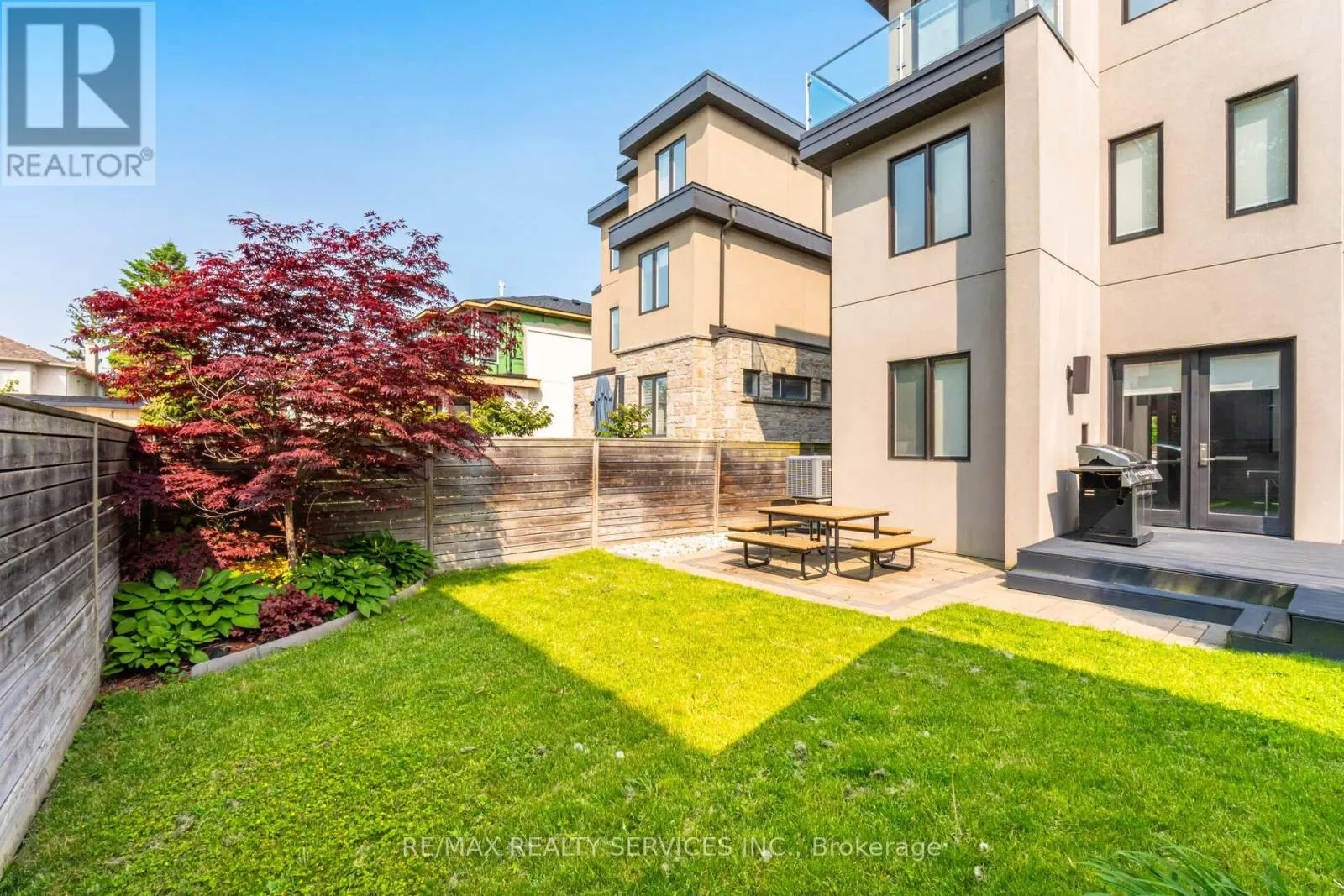 685 MONTBECK CRESCENT