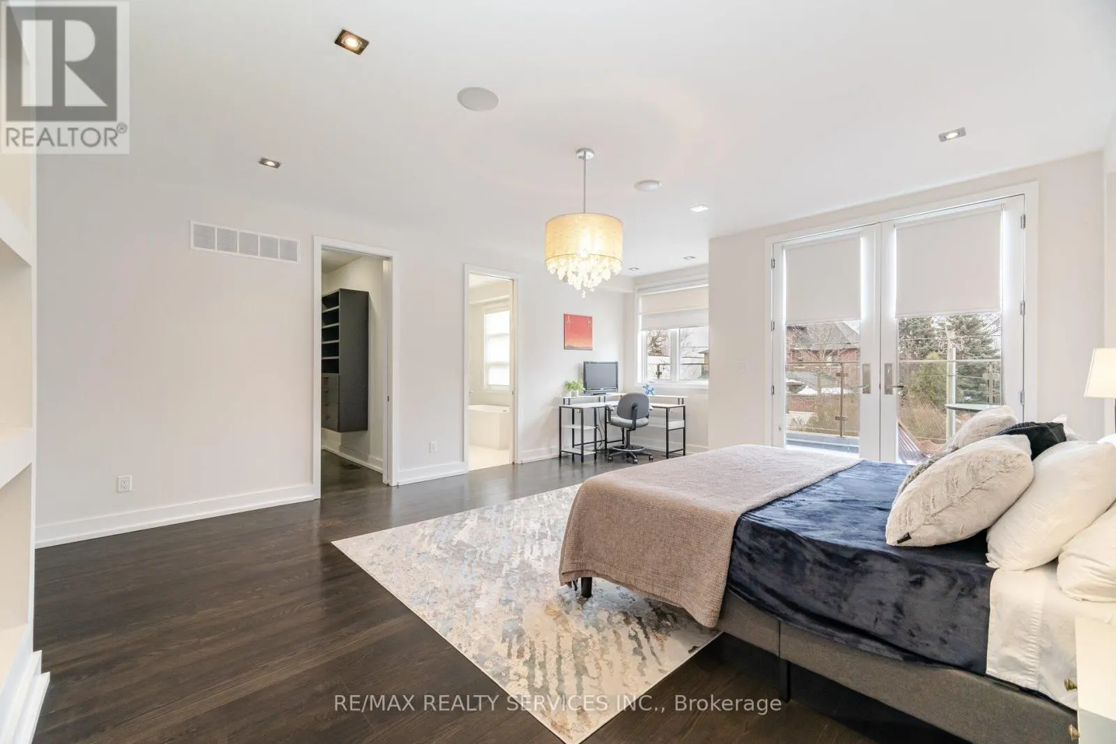 685 MONTBECK CRESCENT