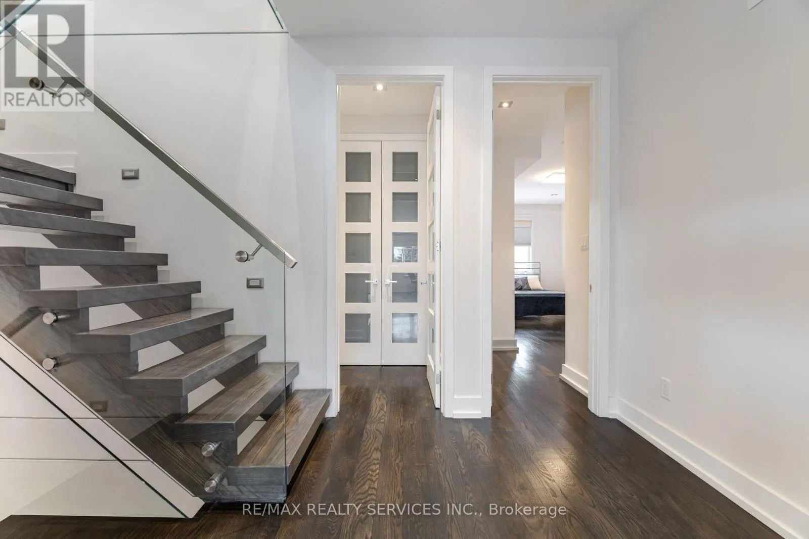 685 MONTBECK CRESCENT