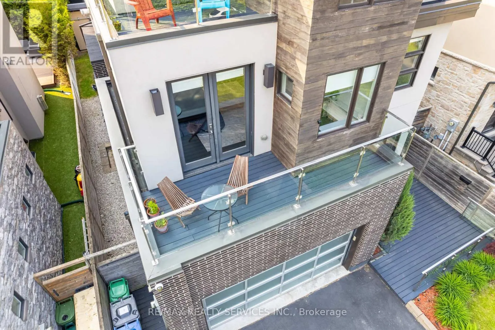 685 MONTBECK CRESCENT