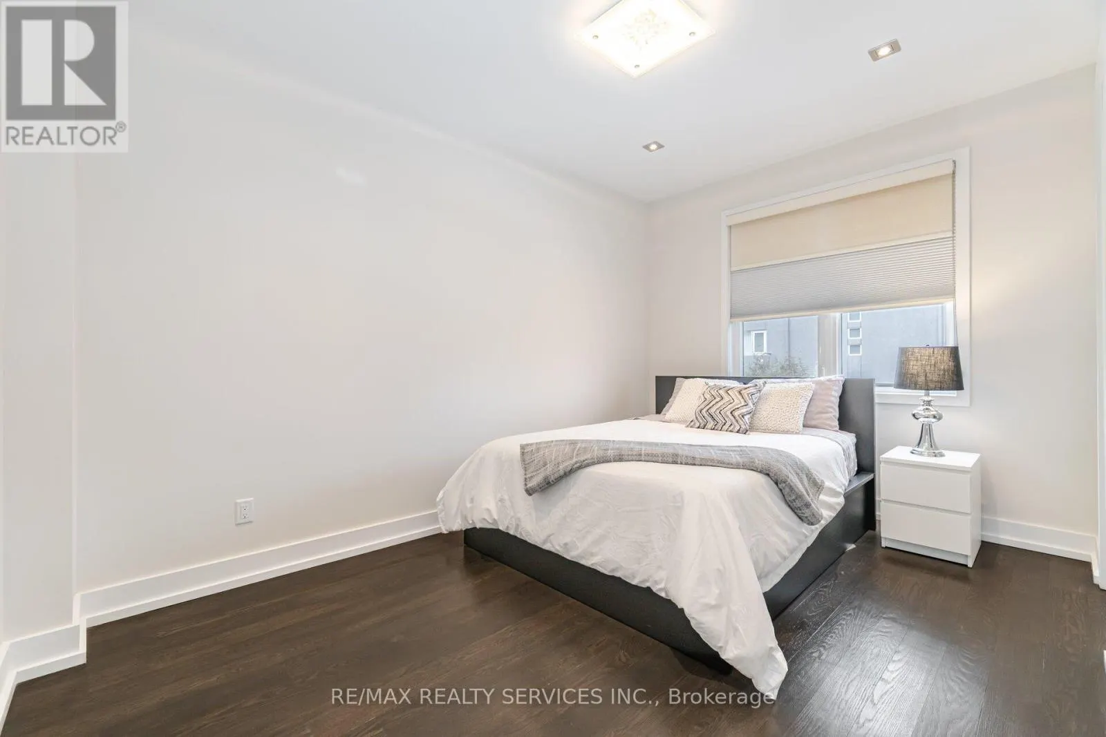 685 MONTBECK CRESCENT