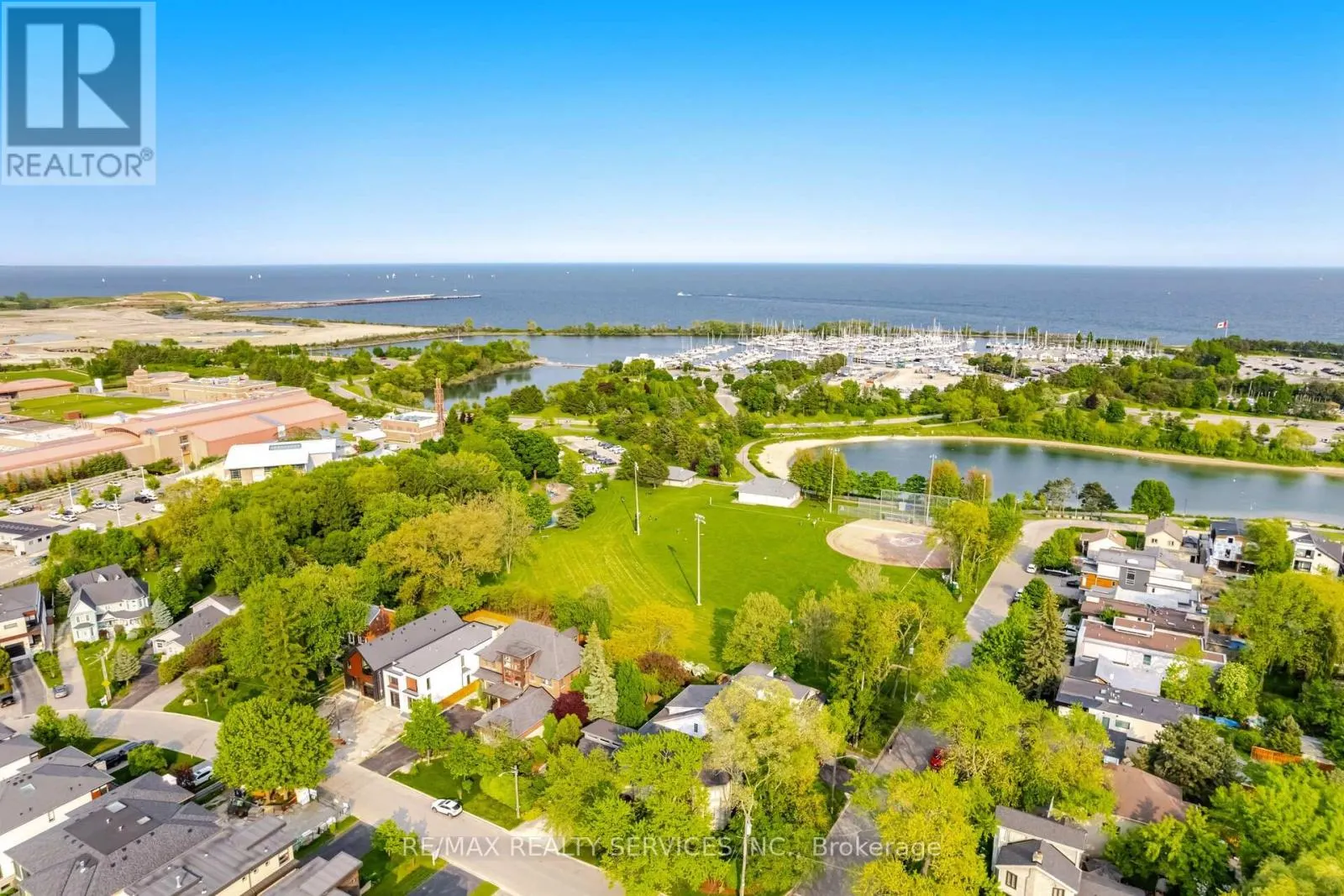 685 MONTBECK CRESCENT