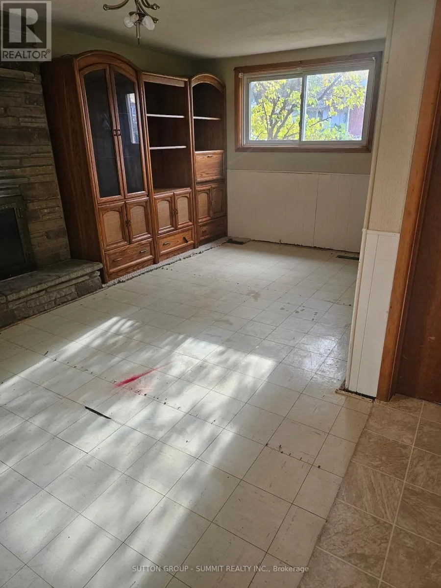 515 TRAFFORD CRESCENT