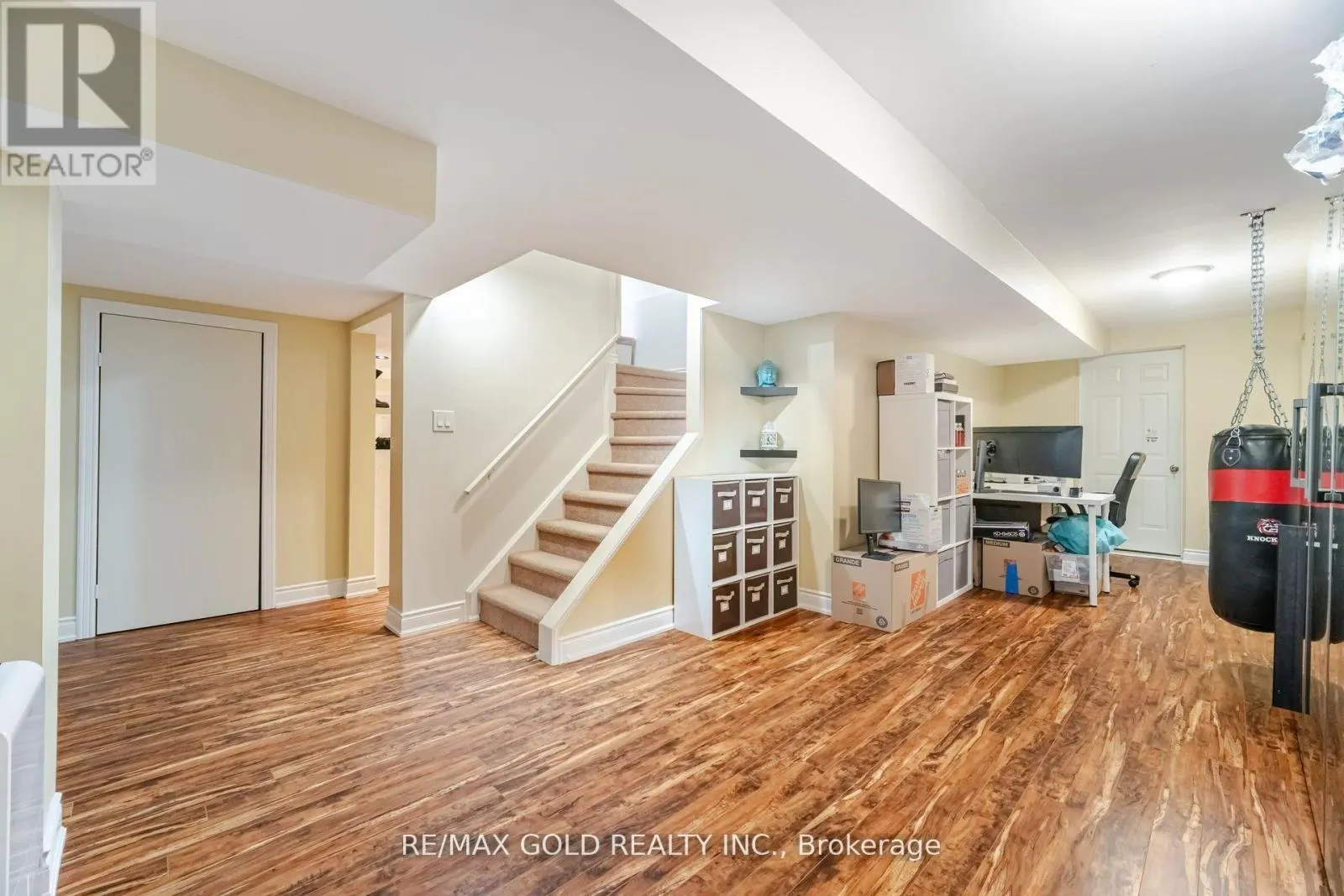 10 CLOVERLAWN STREET