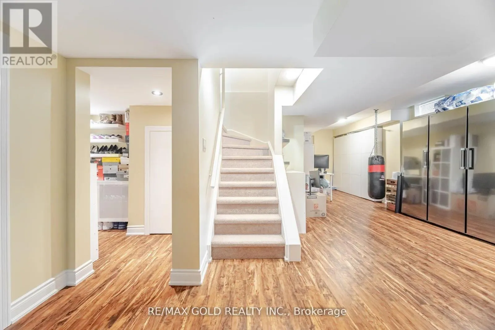 10 CLOVERLAWN STREET