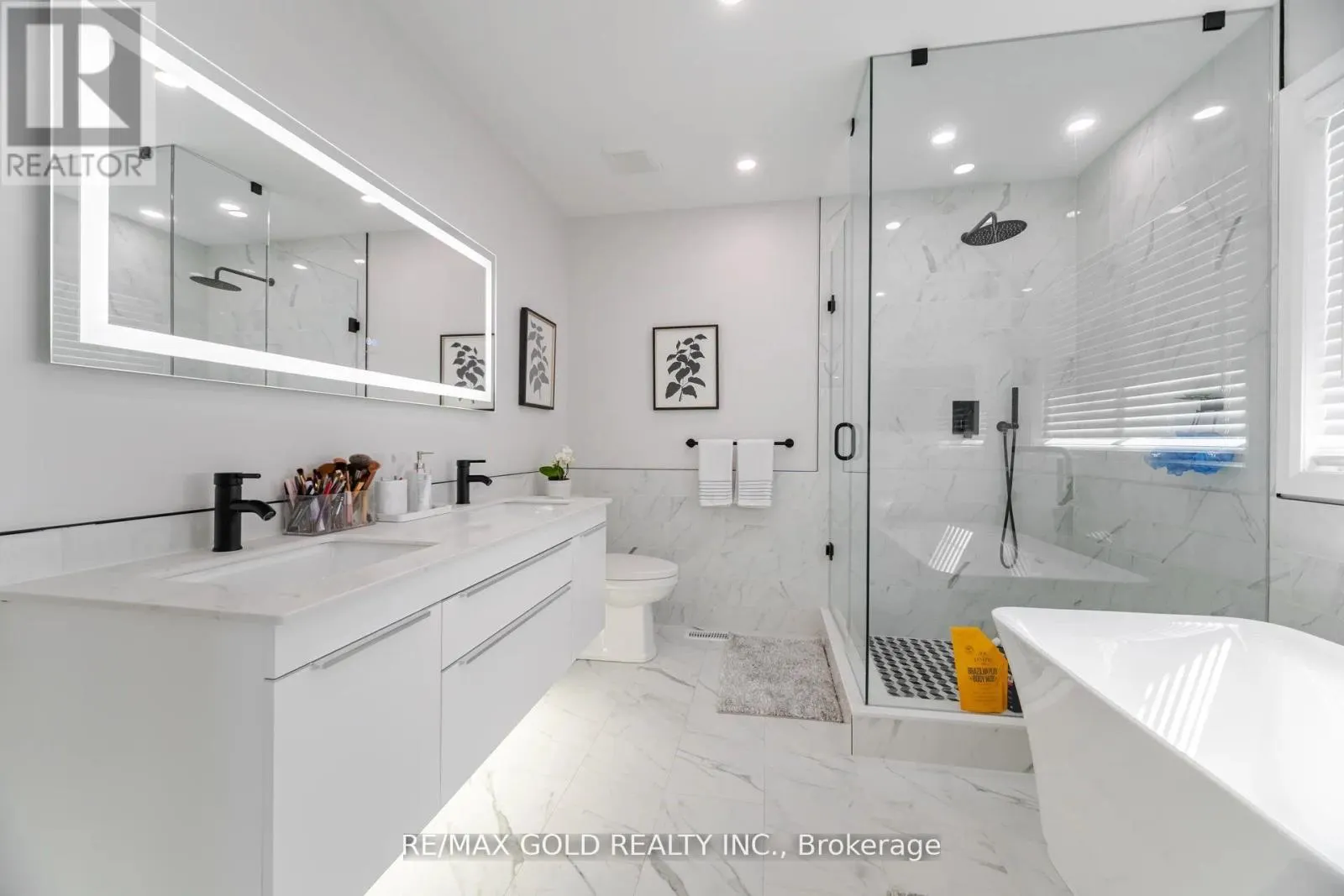 10 CLOVERLAWN STREET