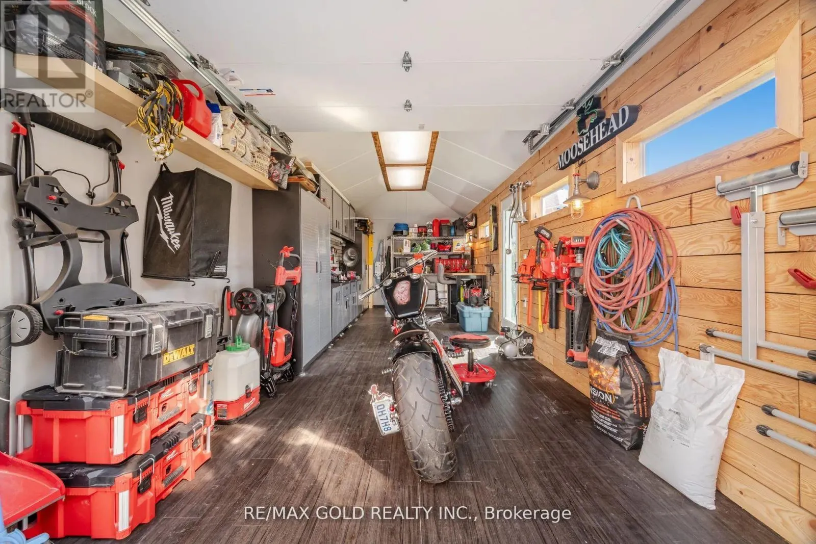 10 CLOVERLAWN STREET