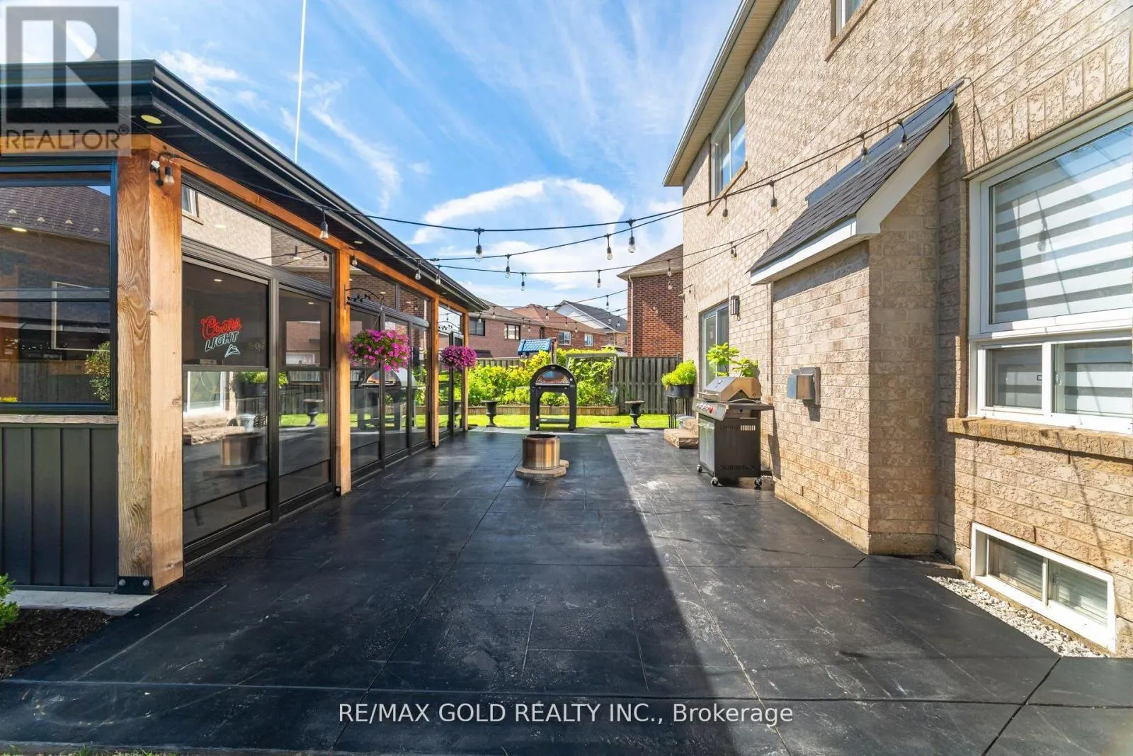 10 CLOVERLAWN STREET