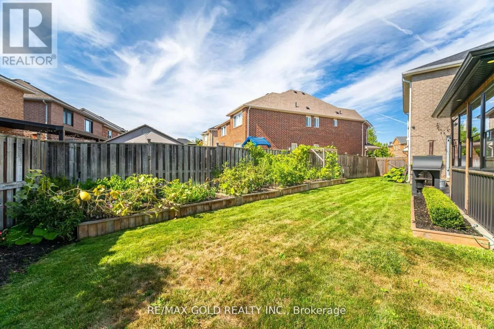 10 CLOVERLAWN STREET