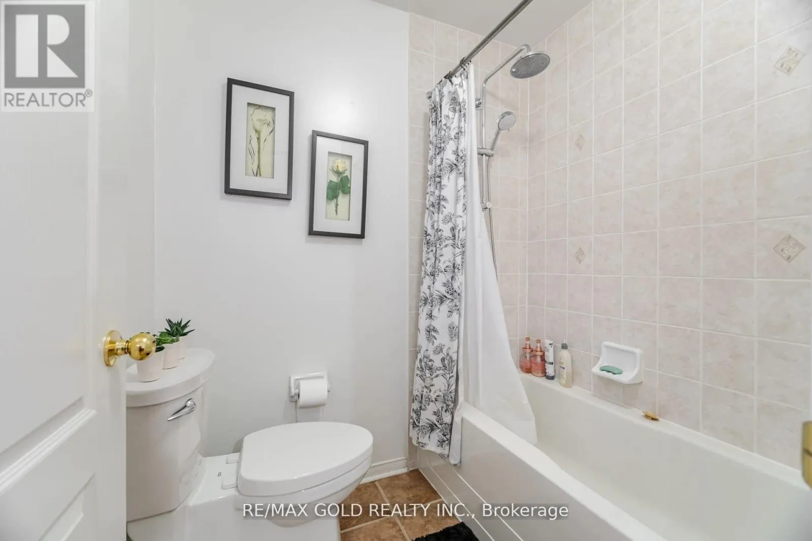 10 CLOVERLAWN STREET