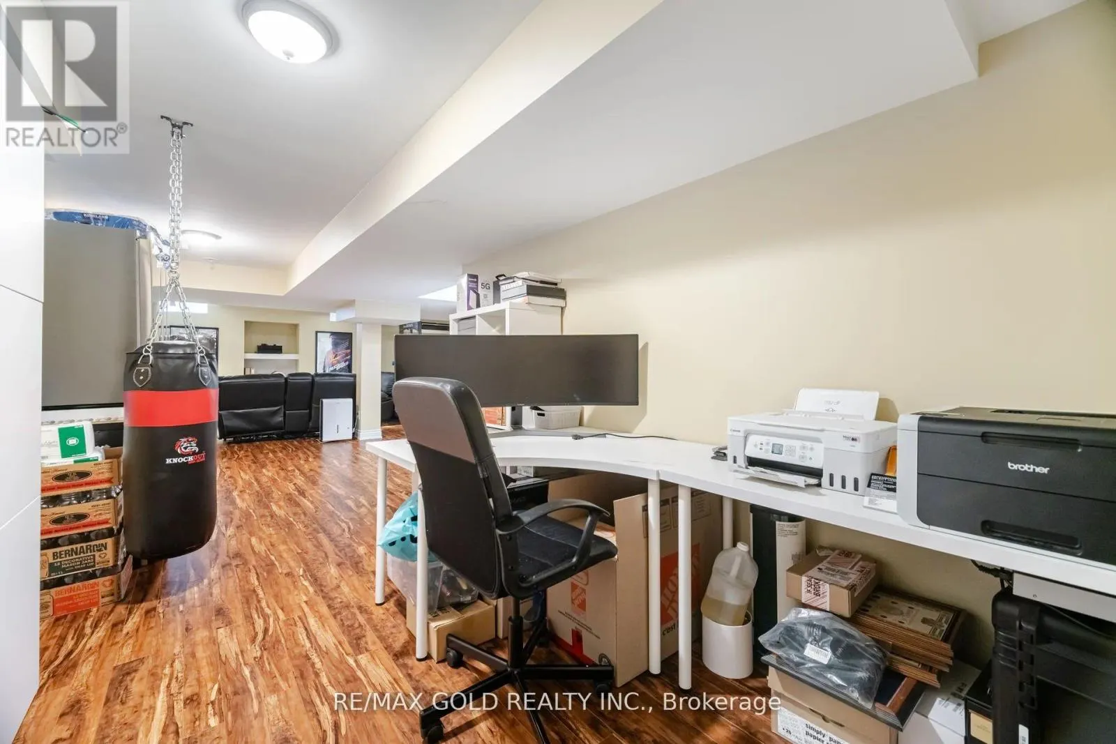 10 CLOVERLAWN STREET