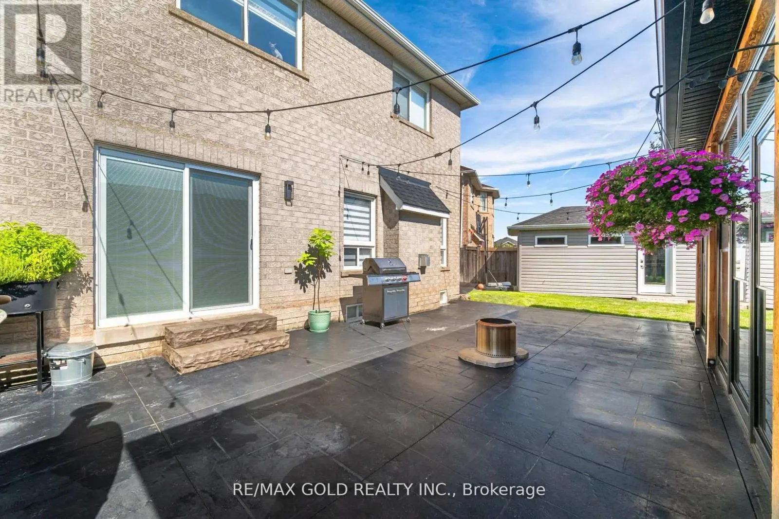 10 CLOVERLAWN STREET